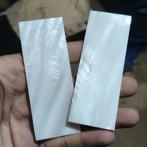 Écailles carrées de vadrouille artisanales en nacre naturelle de qualité supérieure pour une utilisation en incrustation décorative - Product Image 1