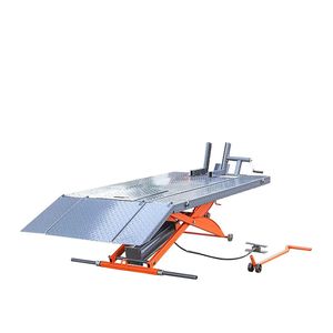 Sollevatore a Forbice Portatile per Moto/ATV da 450 kg, Piattaforma di Lavoro da 112 cm, Estensioni Laterali da 25 cm, Lunghezza Piattaforma 196 cm, Kit Morsa Anteriore - Product Image 1