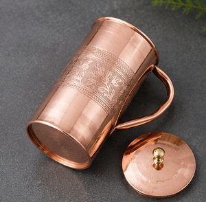 Carafe en cuivre avec bande florale gravée, finition brillante de qualité supérieure, pour bien-être ayurvédique, avec couvercle de protection intégré et élégant en laiton - Product Image 6