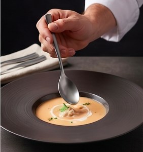 Ensemble de couverts élégants finis argentés, en acier inoxydable, pour un usage quotidien, table à manger, cuisine et restaurant. - Product Image 5