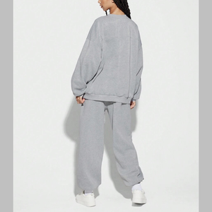 Ensemble sweat-shirt et pantalon de survêtement 100 % coton OEM, logo personnalisé, survêtement 2 pièces pour femme, motif uni, survêtement pour l'hiver, prix bas - Product Image 6