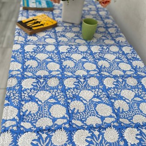 Nappe de table en coton de Noël, finition lisse de haute qualité, parfaite pour sublimer les décorations de table - Product Image 4