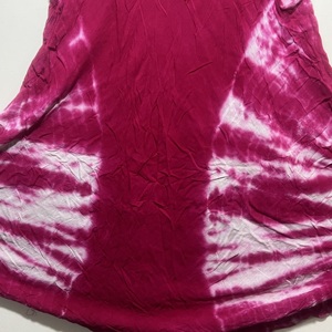 Encantadora Blusa Túnica Boho sin Mangas con Estampado Tie Dye Rojo y Cuello Redondo para Mujer |   Vestido Casual Holgado con Corte Evase para Verano - Product Image 4
