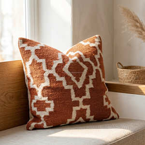 Housse de coussin géométrique Kilim couleur moutarde pour un intérieur bohème, scandinave et moderne du milieu du siècle - Product Image 5