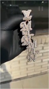 Joyería Hip Hop, Plata 925, Dos Tonos, Letras Verticales, Corte Brillante, Certificado GRA, Moissanita VVS, Colgante con Nombre Personalizado - Product Image 2