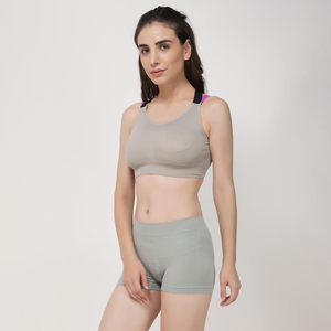 Conjunto de Yoga de 2 Piezas sin Costuras, Pantalones Cortos de Cintura Alta, Sujetador Deportivo con Escote Redondo, Ropa Deportiva Transpirable de Color Sólido, Poliéster/Nailon - Product Image 3