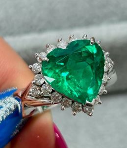 Anillo de Esmeralda Verde en Forma de Corazón Cultivada en Laboratorio con Engaste de Puntas Chapado en Oro, Anillo de Compromiso y Boda de Lujo con Gema - Product Image 3