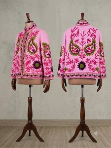 Chaqueta de Tela TNT Rosa Premium con Bordado Floral Multicolor Hecho a Mano para Mujer, Estilo Bohemio, Venta al Por Mayor - Product Image 6