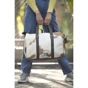 Sac de voyage en cuir marron de luxe LW Unisex Vintage Style Weekender avec fermeture à glissière Fabriqué à la main et à la mode - Product Image 4