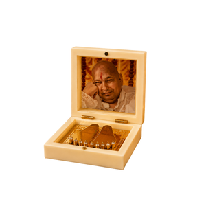Guru Ji Maharaj – Artisanat Écologique Fait Main : Carré Grandiose pour l'Amélioration de la Prospérité et du Succès - Product Image 1