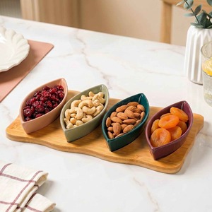 Assiette de service en bois en forme de feuille, plateau poli de style nordique, écologique, pour fête, fait main, en bois massif brun naturel - Product Image 4