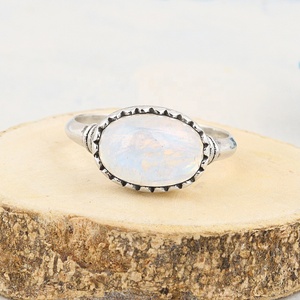 Anillo de piedra lunar arcoíris chapado en oro de plata 925 hecho a mano, piedra de nacimiento de junio, anillo de piedras preciosas vintage bohemio para mujer - Product Image 6