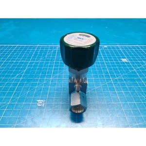 Válvula de fuelle manual TKSCT 316L 10K 1/4 S371410079047 usada tal como está, piezas de equipos semiconductores Legacy - Product Image 6