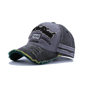 Gorra de béisbol a la moda con una corona clásica y correa ajustable para un ajuste perfecto con un toque moderno. - Product Image 5