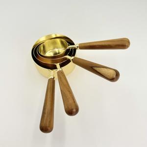 Offre Spéciale : Ensemble de tasses et cuillères à mesurer en acier inoxydable avec manche en bois d'acacia naturel – Lot de 4 pièces - Product Image 2