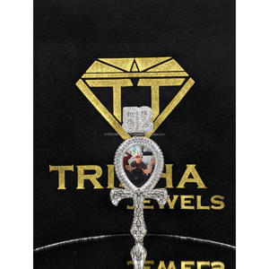 Pendentif photo croix Ankh glacé en moissanite et diamant, en argent sterling 925, collier commémoratif personnalisé avec photo, bijoux par Trisha Jewels - Product Image 1
