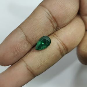 Émeraude verte en forme de poire de 2,51 carats provenant de Zambie, pierre précieuse non montée - Product Image 1