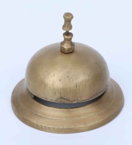 Cloche de table artisanale en laiton vintage pour la décoration intérieure, la méditation, la prière, la décoration de bureau, cloche à main en laiton massif de style antique - Product Image 4