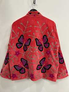 Veste en velours brodée Suzani faite main, style bohème, pour femme, avec motif papillon, vêtement d'extérieur artisanal, cadeau unique - Product Image 6