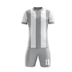 Uniformes de Fútbol Sublimados Personalizados de Alta Calidad, Camisetas de Fútbol de Manga Corta de Secado Rápido con Cuello Redondo, 100% Poliéster - Product Image 2