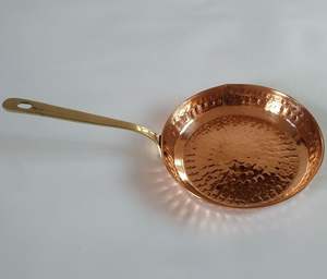 Elegante sartén de cobre martillado a mano con mango de latón, sartén para cocinar para cocinas profesionales y domésticas - Product Image 1