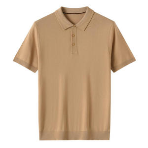 Polo à manches courtes en tricot uni pour homme Coupe classique Style décontracté Beige - Product Image 1