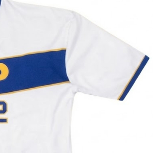Camiseta Deportiva Premium SGRho Blanca, Azul Rey y Dorado, Manga Corta, Número 22, Diseño Gráfico a Rayas, para Sororidad, Universidad, Equipo Casual - Product Image 3