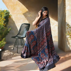 Sari en soie de créateur, texture lisse, tenue traditionnelle pour femme, idéal pour les fêtes estivales, longueur ras du sol, séchage rapide - Product Image 1