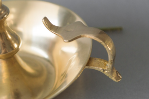 Solid <b>Brass</b> Chamberstick <b>Holder</b> Portable <b>Candlestick</b> <b>Holder</b> Handheld Taper Candle Stand Vintage <b>Brass</b> Candle <b>Holder</b> - Product Image 5
