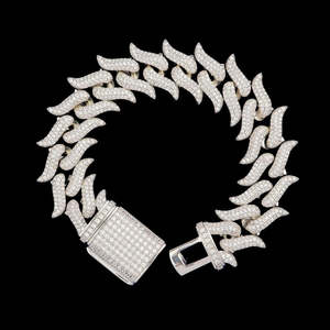 Meilleur prix pour la plupart des ventes Collier bling glacé Chaîne cubaine Moissanite pour tenues de fête Complète votre look nocturne - Product Image 4