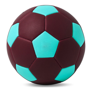 RUN APPAREL (PRIVATE) LIMITED HB-0003 Balón de Fútbol de Cuero PU Laminado Personalizado con Impresión, Agarre Antideslizante y Duradero - Product Image 4