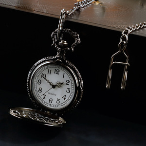 Nuevo reloj de cuarzo vintage con diseño de búho y tapa abatible, venta al por mayor de fábrica 2026, reloj de cuarzo con colgante de collar totalmente exquisito - Product Image 4