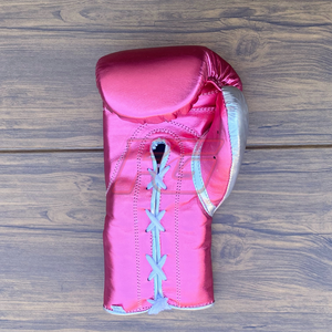 Gants de boxe personnalisés pour l'entraînement et le sparring |   Fermeture à lacets avec boucle auto-agrippante |   Construction en cuir |   Gants anti-humidité à doigts entiers - Product Image 4