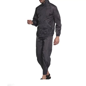 Conjunto de Chándal Cortavientos Personalizado |   Chaqueta Deportiva Ligera de Nailon y Pantalones para Correr |   Fabricante de Ropa Deportiva OEM - Product Image 3