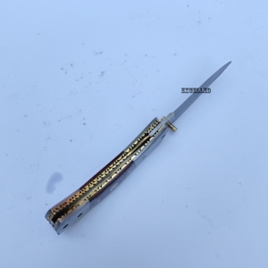 มีดพับคุณภาพสูง OEM ดามัสกัส พร้อมด้ามไม้และบอร์สเตอร์ดามัสกัส งานแฮนด์เมด สำหรับพกพา ใช้งานได้หลากหลาย เหมาะสำหรับการตั้งแคมป์ - Product Image 5