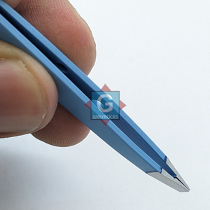 Pince à épiler de précision inclinée de qualité supérieure pour l'épilation des sourcils, style moderne et durable - Product Image 4