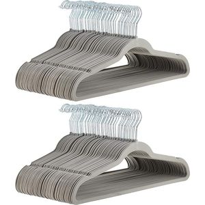 Confezione da 100 Grucce Sottili in Velluto Antiscivolo e Resistenti per Armadio, per Cappotti, Pantaloni e Camicie in Grigio/Argento - Product Image 1