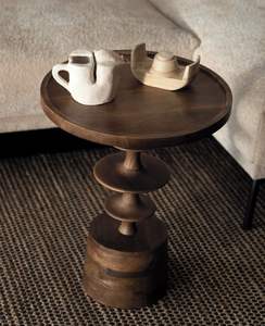 Table d'appoint en bois de style fonctionnel, conçue pour allier la praticité et l'attrait décoratif dans les intérieurs de maison - Product Image 1