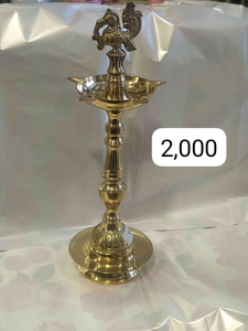 Lampe à huile décorative en laiton artisanale de luxe, idéale pour Noël, Diwali, les cérémonies religieuses, les cadeaux, la décoration industrielle moderne de la maison - Product Image 4