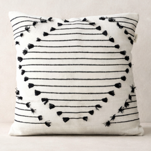 Funda de Cojín de Algodón Tejida a Mano Estilo Marroquí con Bordado de Borlas |   Funda de Almohada Decorativa Estilo Boho |   Suministro a Granel y Tamaños Personalizados - Product Image 3