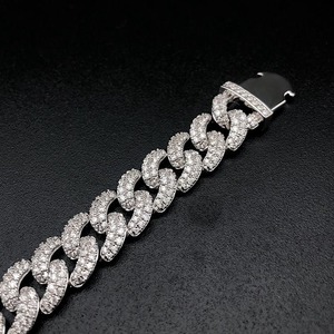 Chaîne cubaine en moissanite diamantée, bijou de luxe hip-hop, collier tendance pour hommes et femmes, idéal pour les fêtes et événements - Product Image 3