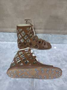 Bottes médiévales en cuir faites à la main pour hommes, chaussures authentiques de la Renaissance pour reconstitutions historiques, chaussures d'Halloween et cadeau d'anniversaire - Product Image 5