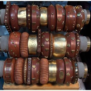 Ensemble de bracelets en bois traditionnels à clous pour femmes, accessoires de mode ethniques en cristal et bijoux culturels - Product Image 6