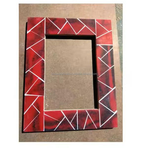 Cadre photo de table réglable en bois artisanal Crimson Geometry avec incrustation en résine rouge vif et angulaire – Décoration moderne haut de gamme - Product Image 1