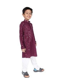 Conjunto de Kurta para Niños, Rojo, Rayón, Ropa Étnica, Bordado con Lentejuelas, Manga Larga, Traje Tradicional Pakistaní para Bodas, Largo hasta la Rodilla, Corte Regular - Product Image 4