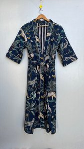 Bata de algodón tipo kimono con estampado floral, ligera, para spa o descanso. - Product Image 6