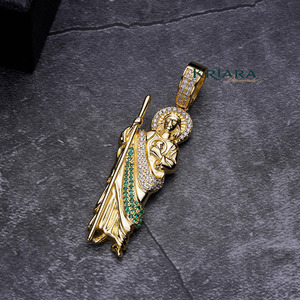 Pendentif Saint Jude en argent 925 plaqué or 14 carats avec accents de moissanite et d'émeraudes, style hip-hop, charme religieux, bijoux unisexe - Product Image 3