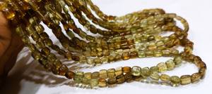 Perles carrées en apatite verte naturelle, forme chiclet, 7-8 mm, lisses, brin de 8 pouces de long - Product Image 2