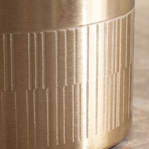 Portavelas Cilíndrico Ember Opt Linix de 8 cm, Florero Metálico Duradero para Decoración del Hogar - Product Image 3