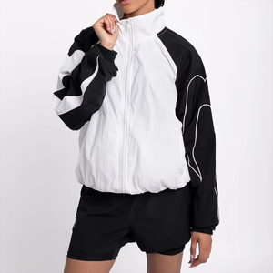 บริการ OEM ออกแบบเสื้อแจ็คเก็ตกันลมสำหรับผู้หญิงสำหรับกิจกรรมกลางแจ้ง เสื้อผ้าสตรีแนวสตรีทแฟชั่น เสื้อแจ็คเก็ตกันลมคุณภาพพรีเมียม - Product Image 3